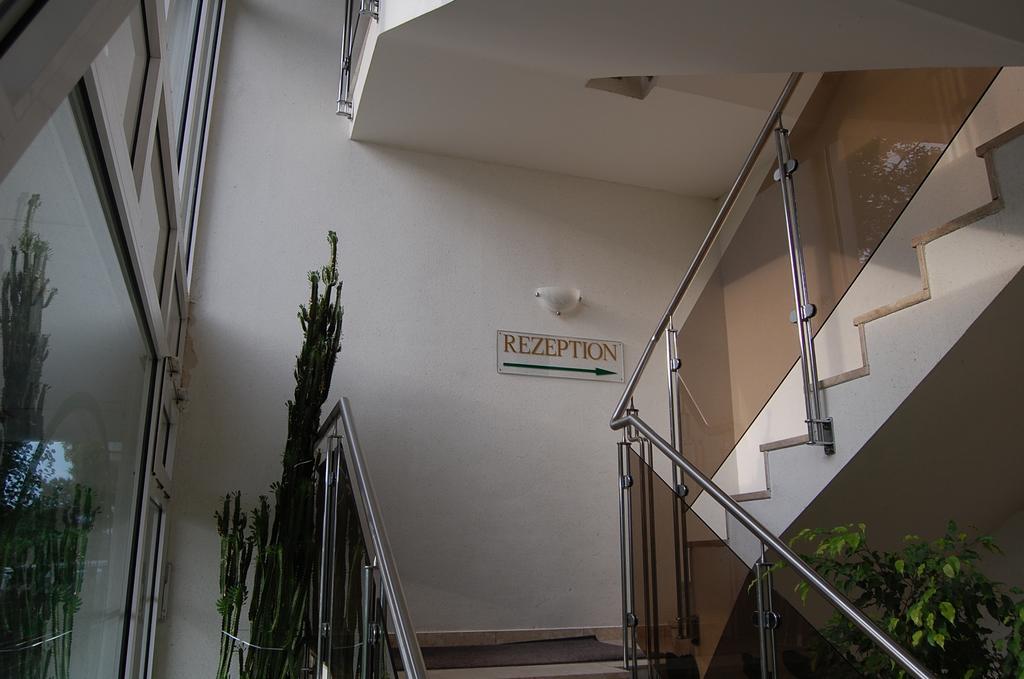 Hotel Jahnke นอยบรันเดนบวร์ก ภายนอก รูปภาพ
