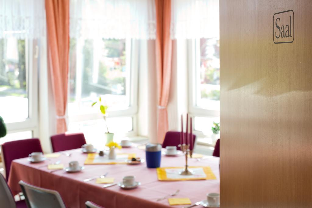 Hotel Jahnke นอยบรันเดนบวร์ก ภายนอก รูปภาพ