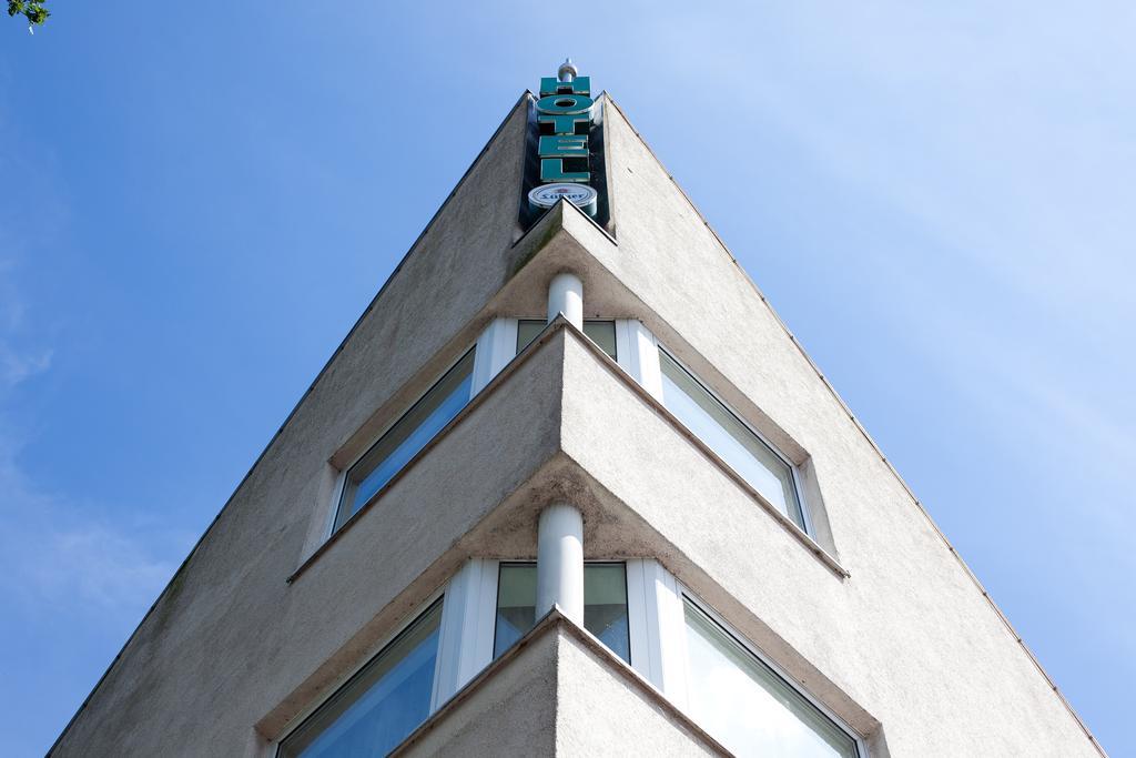 Hotel Jahnke นอยบรันเดนบวร์ก ภายนอก รูปภาพ