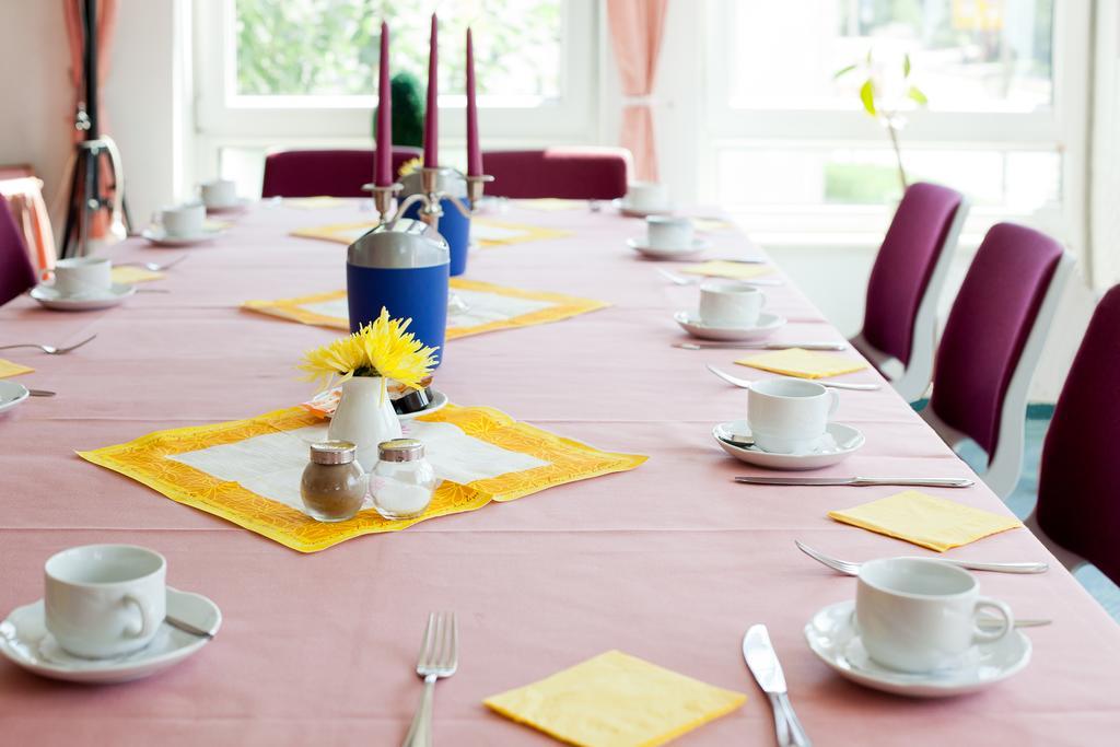 Hotel Jahnke นอยบรันเดนบวร์ก ภายนอก รูปภาพ