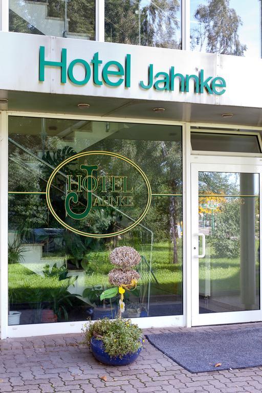 Hotel Jahnke นอยบรันเดนบวร์ก ภายนอก รูปภาพ